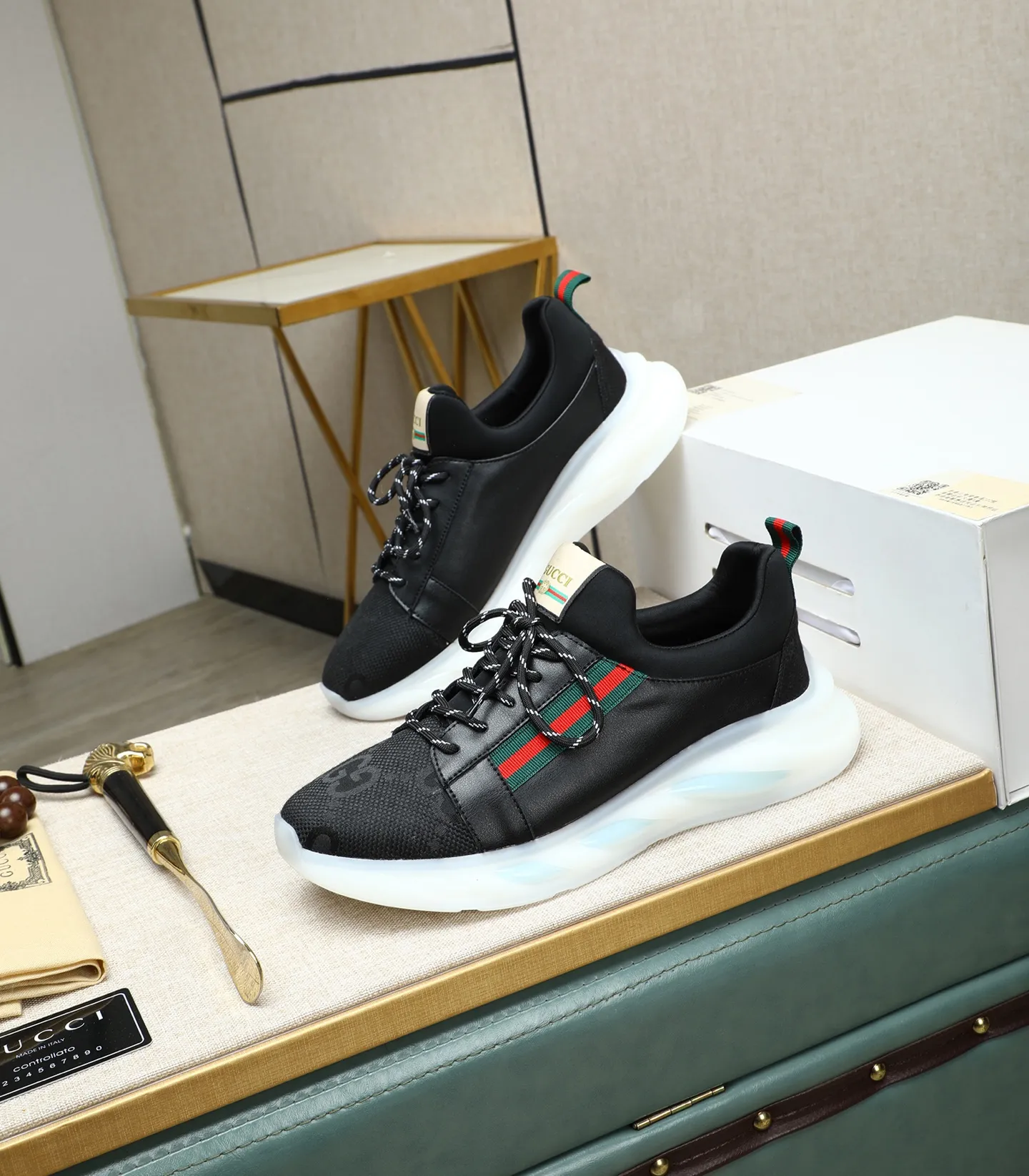 Men's shoes💰440 GUCCI🔍🔍Latest spring style On sale at the same time at the counter, original calfskin imported from Italy, genuine leather lining, (high-end, luxury, and class) exquisite workmanship, soles: original soles specially provided by the original factory, ⚠Exclusive double-layer movable molded soles are super comfortable⚠, real photos🎬The real ones are better🔍🔍"High quality·Follow the order" code number 38-44